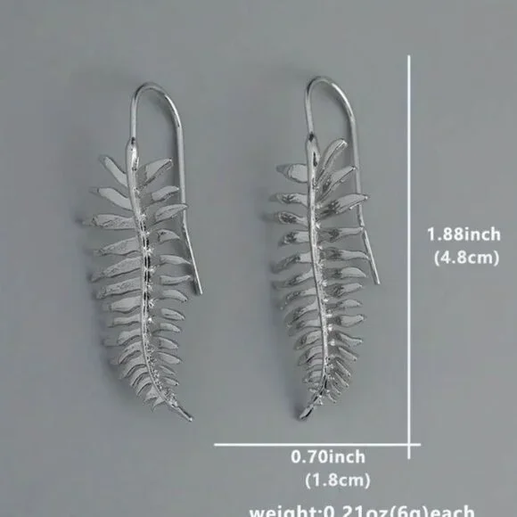 NEW Silver Plated Minimalist Curved Leaf Earrings Pierced - Picture 3 of 4